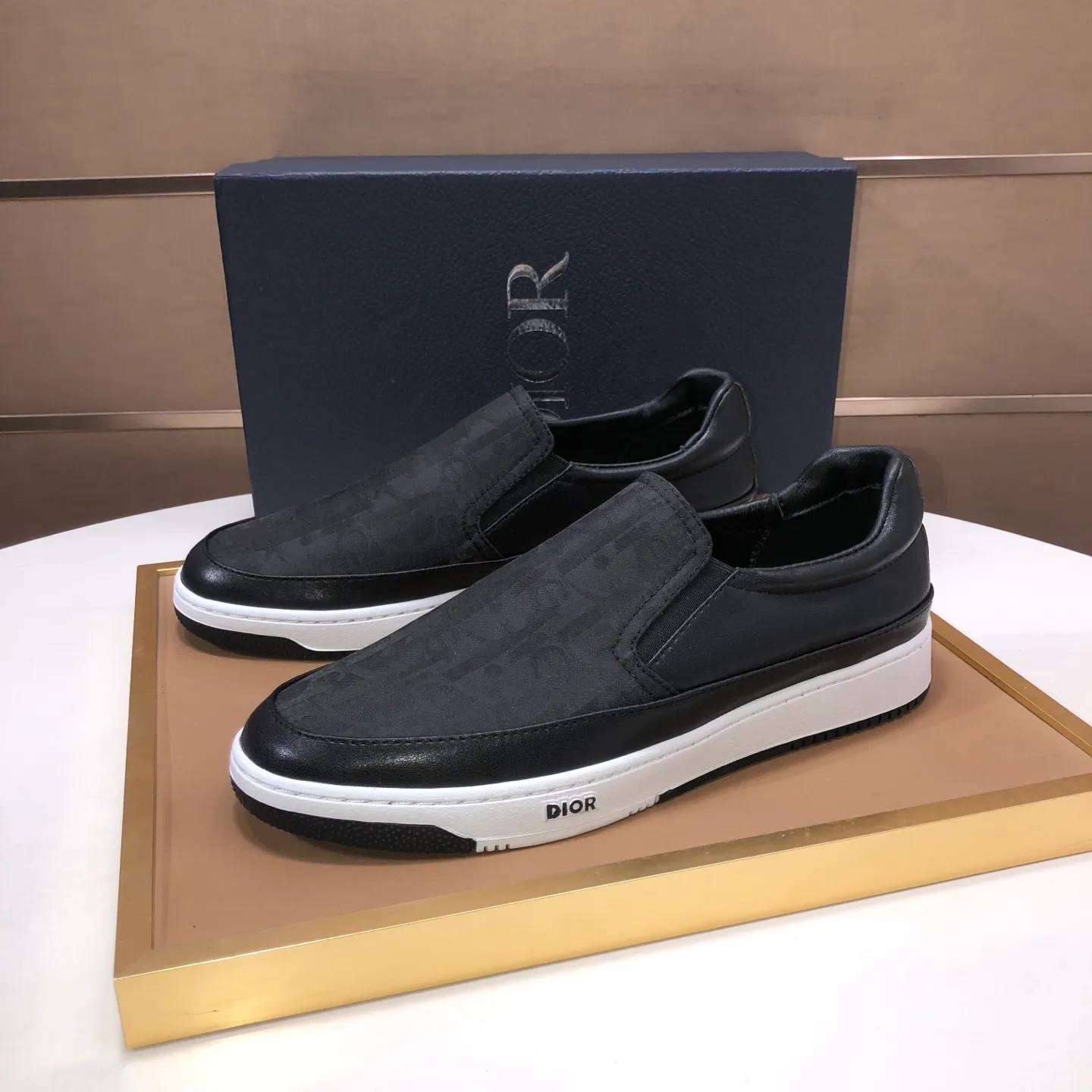 Men's shoes💰420💰【Dior】Official website global debut 🔝The latest masterpiece of high-end men's shoes brand: original special cloth fabric imported from Italy + imported sheepskin lining🔥Original toe-cap rubber outsole Soft and comfortable, making walking more convenient and comfortable! Size: 38-44 (45 can be customized)